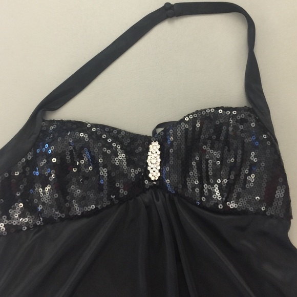 Black dress - Picture 2 of 3