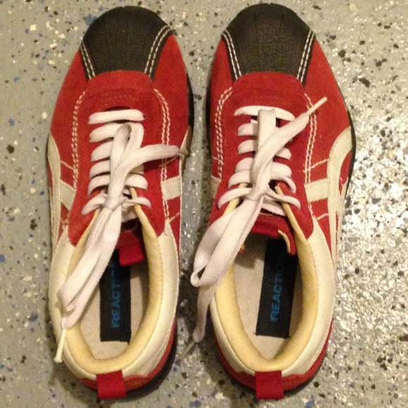 Kenneth Cole reaction red suede shoes
