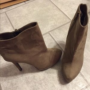 ☀️Booties! 1 HR SALE