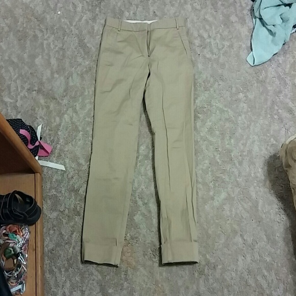 Fitted Khaki Capris