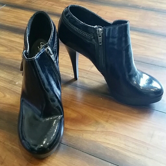 City Streets Ankle Black Booties