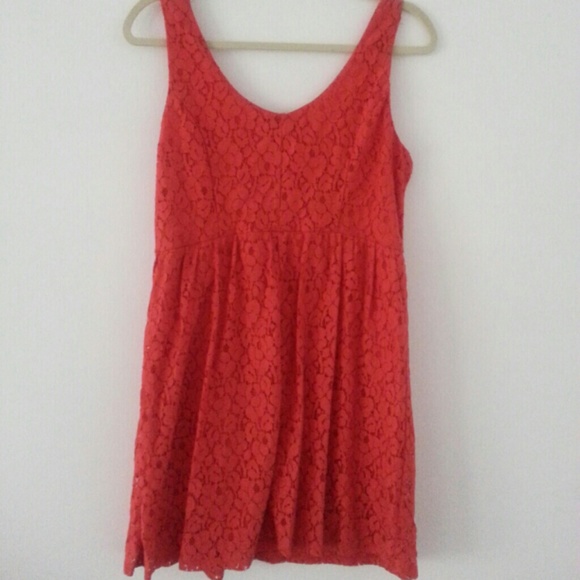 Lace overlay dress - Picture 2 of 3