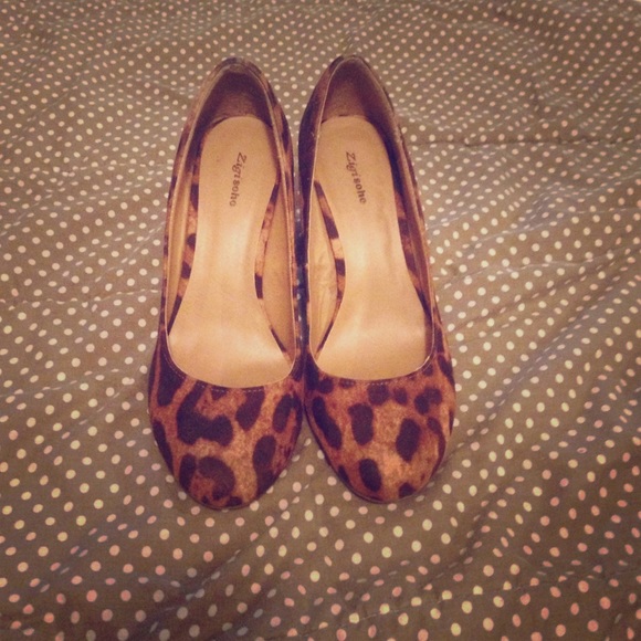 Leopard print wedges! Size 9