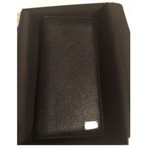 Black leather wallet  certificate of authenticity