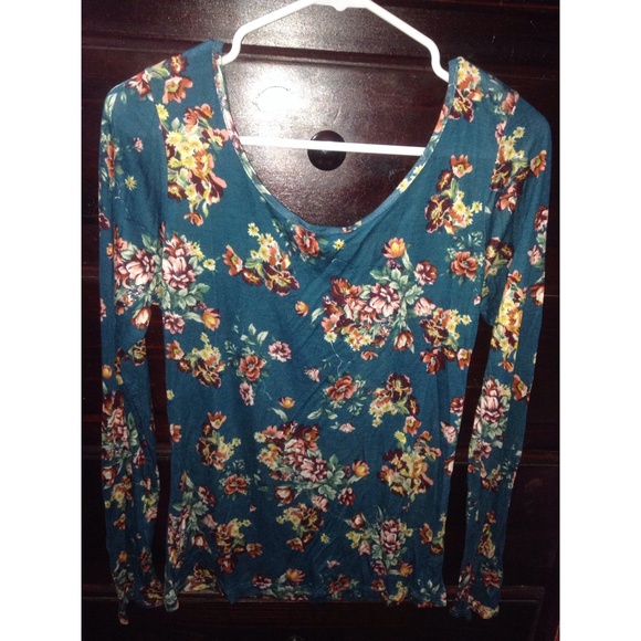 *SOLD ON VINTED* Long Sleeve Flower Shirt