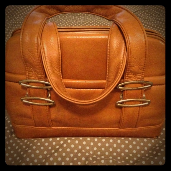 Tan (leather?) purse