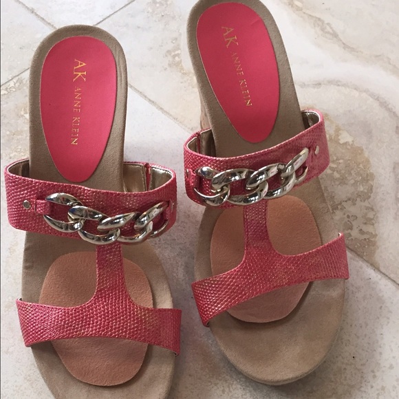 Ann Klein Coral Wedges