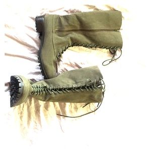 Authentic Elizabeth and James Wild Combat boots