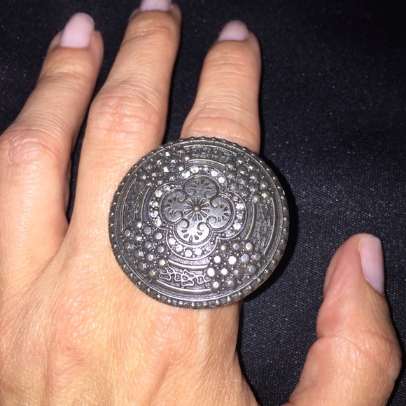 🆕 *REDUCED*  Shield Ring