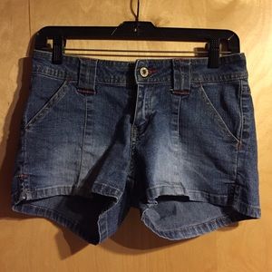 Double pocket denim shorts!
