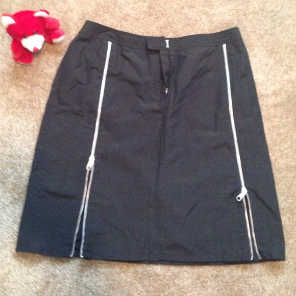 💋Black pencil skirt with zipper details. Like New - Picture 1 of 2