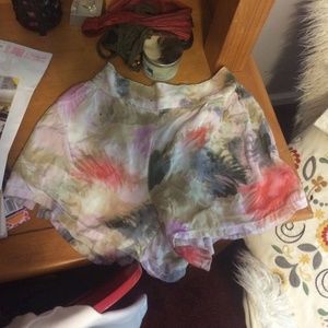 American eagle flowy highwaisted shorts size small