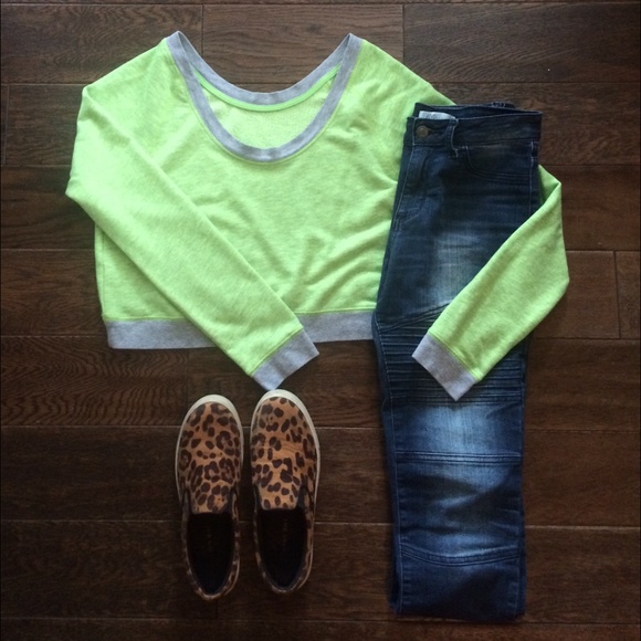 Lime Green Cropped Sweatshirt Y5