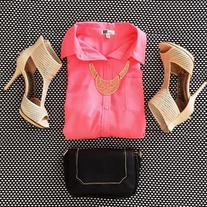 🌷 NWOT: Hot pink blouse 🌷