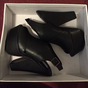 Brand new Steve Madden wedge