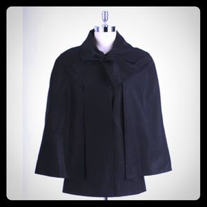 ⭐️Sale⭐️Tahari "Belle" Cape in Black