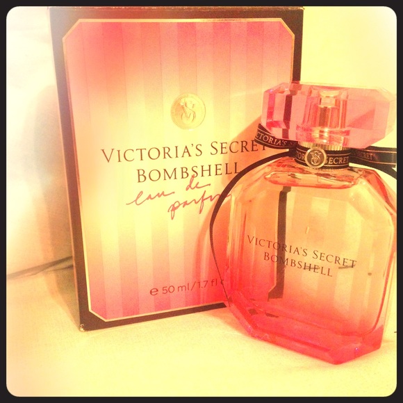 Victoria's Secret Bombshell perfume