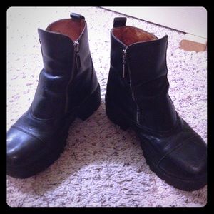 *HOLD FOR EMMAKATHARINE* Harley Davidson boots