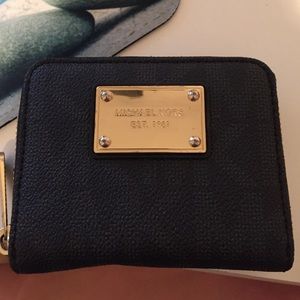 AUTHENTIC Michael Kors wallet