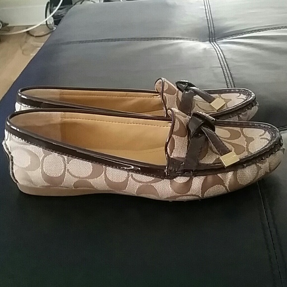 (SOLD) Coach Frida Loafers (NWOB)