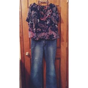 🔥🔥Beautiful Paisley Top🔥🔥