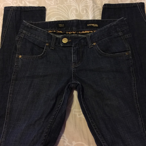 **SOLD**Express straight leg jeans!