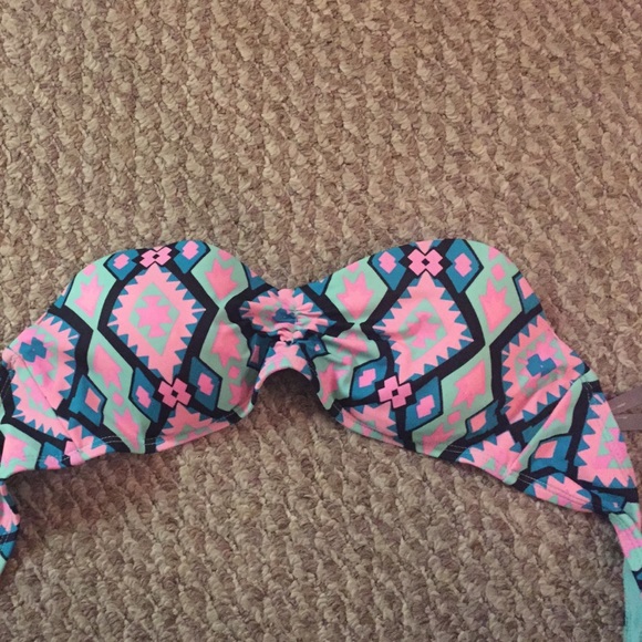 Strapless bikini top