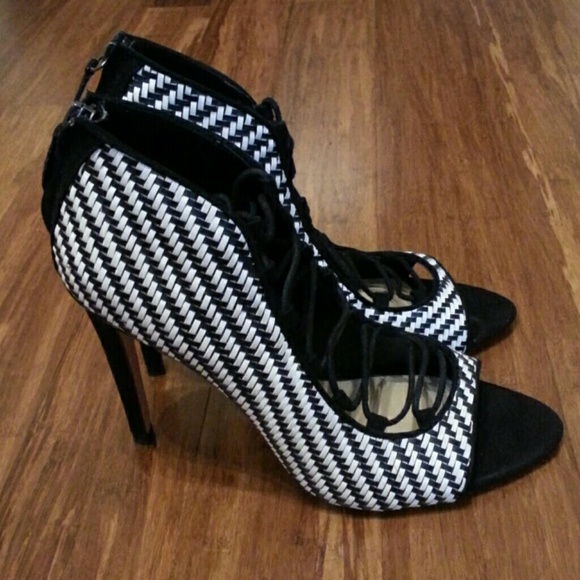 Zara Black&White Lace up SandalsEU40.Worn Once