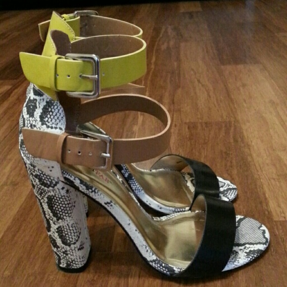 JustFab block heel sandal.Multicolored.US9.