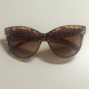 Cat eye sunnies
