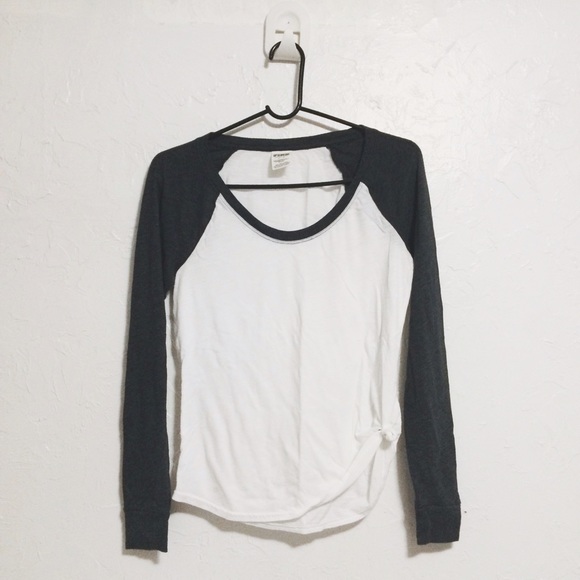 VS Gray and White Long Sleeve