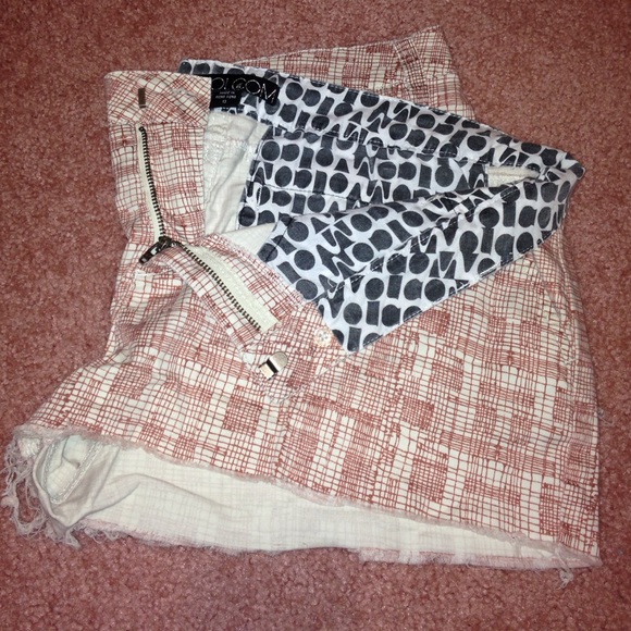 Volcom shorts🎀