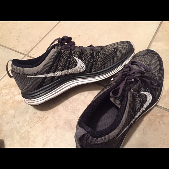 Nike flyknit women's sneakers