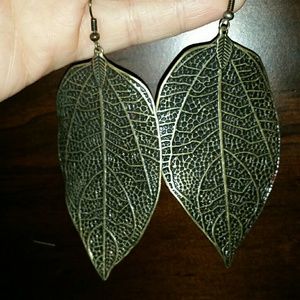 Leaf earrings