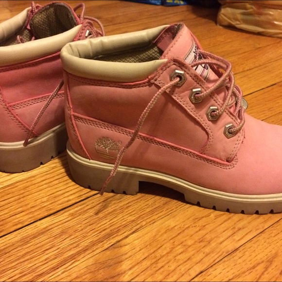 Timberland women's M6. Baby pink color.