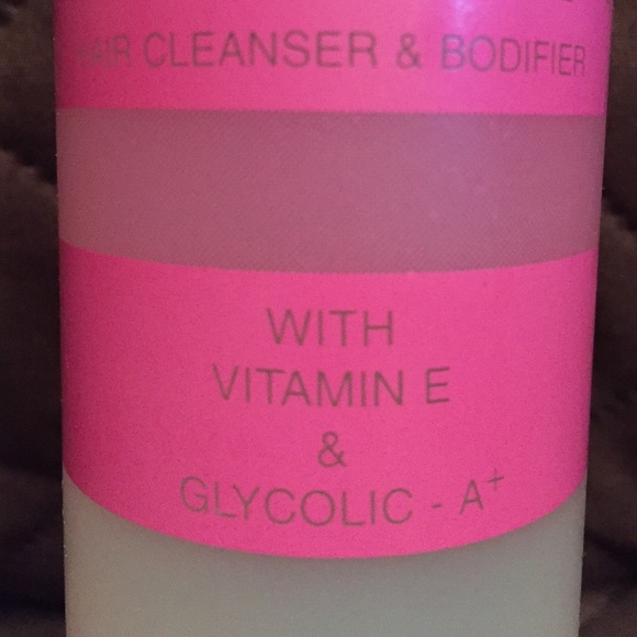 Hair cleanser & bodifier - Picture 3 of 4