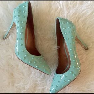 Mint Studded Pump