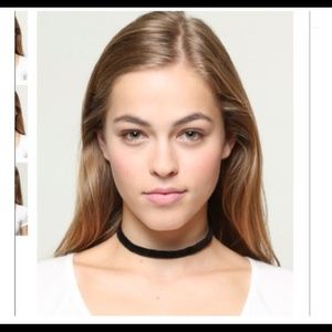 Velvet choker necklace