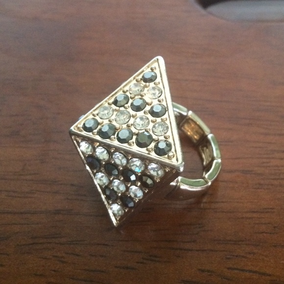 Pyramid Statement Ring Y5 - Picture 2 of 4