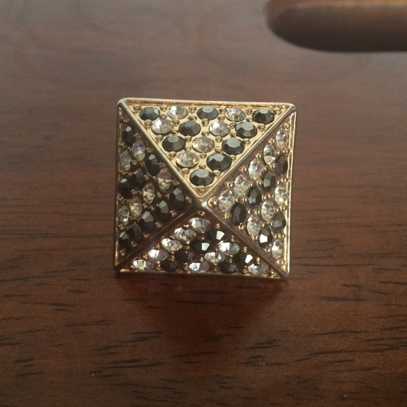 Pyramid Statement Ring Y5 - Picture 3 of 4