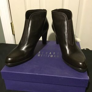 Stuart Weitzman Centrum Bootie. Size 10