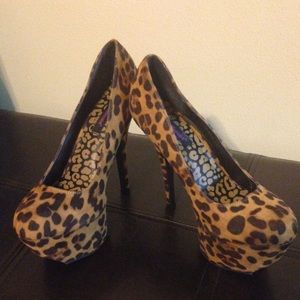 Leopard Pumps