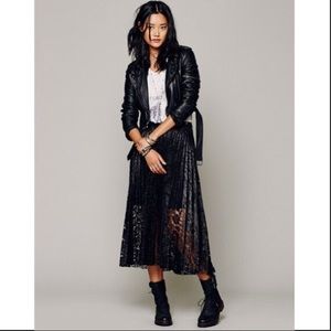 FREE PEOPLE PLEATED FAUX Look COATED LACE Skirt