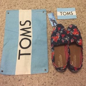TOMS Floral Shoes Size 7