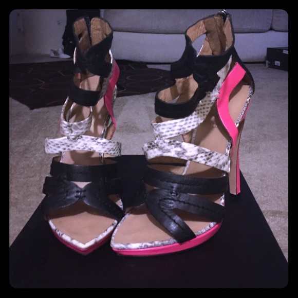 L.A.M.B. Shoes - Gwen Stefani Lamb Jen Sandal