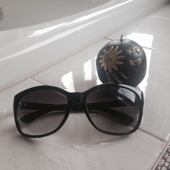 Oscar De La Renta Black Sunglasses
