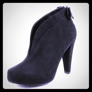 G by Guess Tarrah Faux Suede Booties