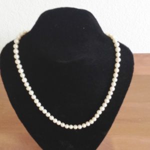 Pearl Necklace - timeless!