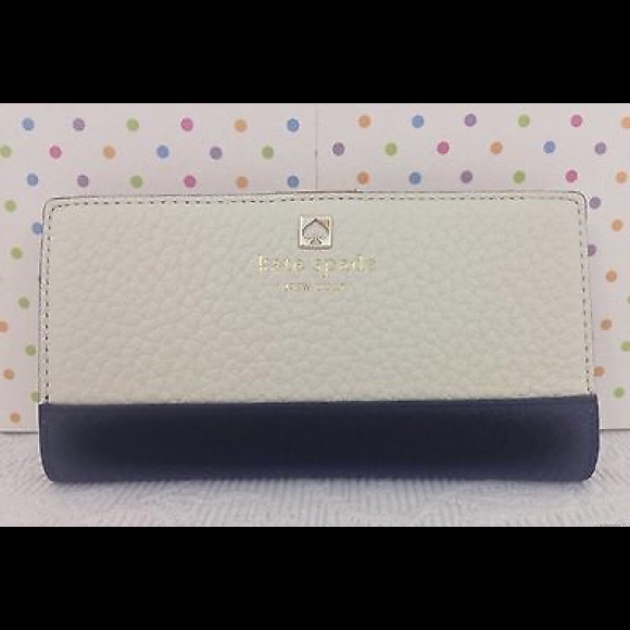 SALE‼️ kate spade Southport Avenue Stacy Wallet