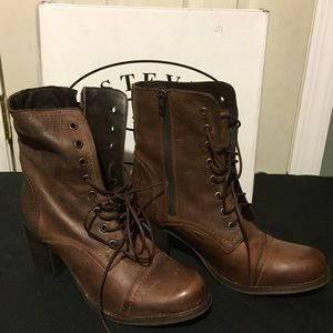 Steve Madden "Graanie" boots. Size 9.5